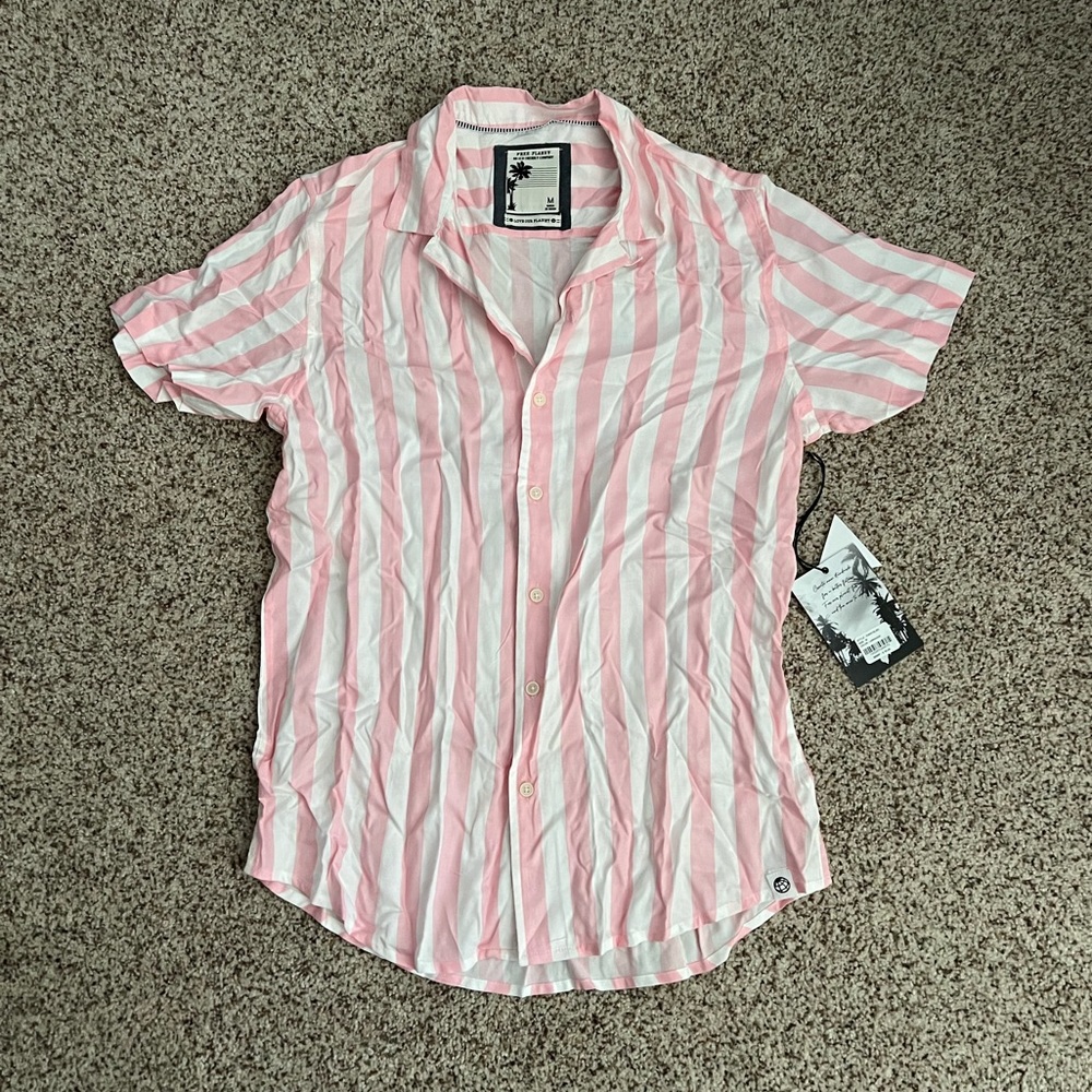 BRAND NEW MEN’S FREE PLANET BUTTON DOWN